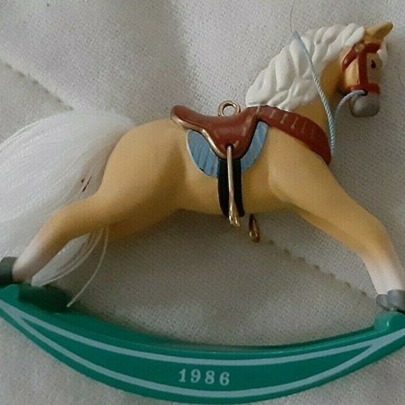 Hallmark Keepsake Ornaments 1986  (Lot of 7) - Picture 7 of 8